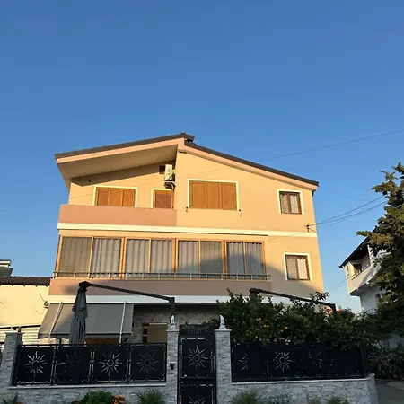 Eljus Guest house *